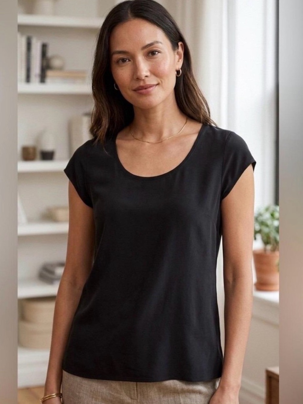 Eileen Fisher 100% Silk Scoop Neck Short Sleeve Top Blouse Black Size M